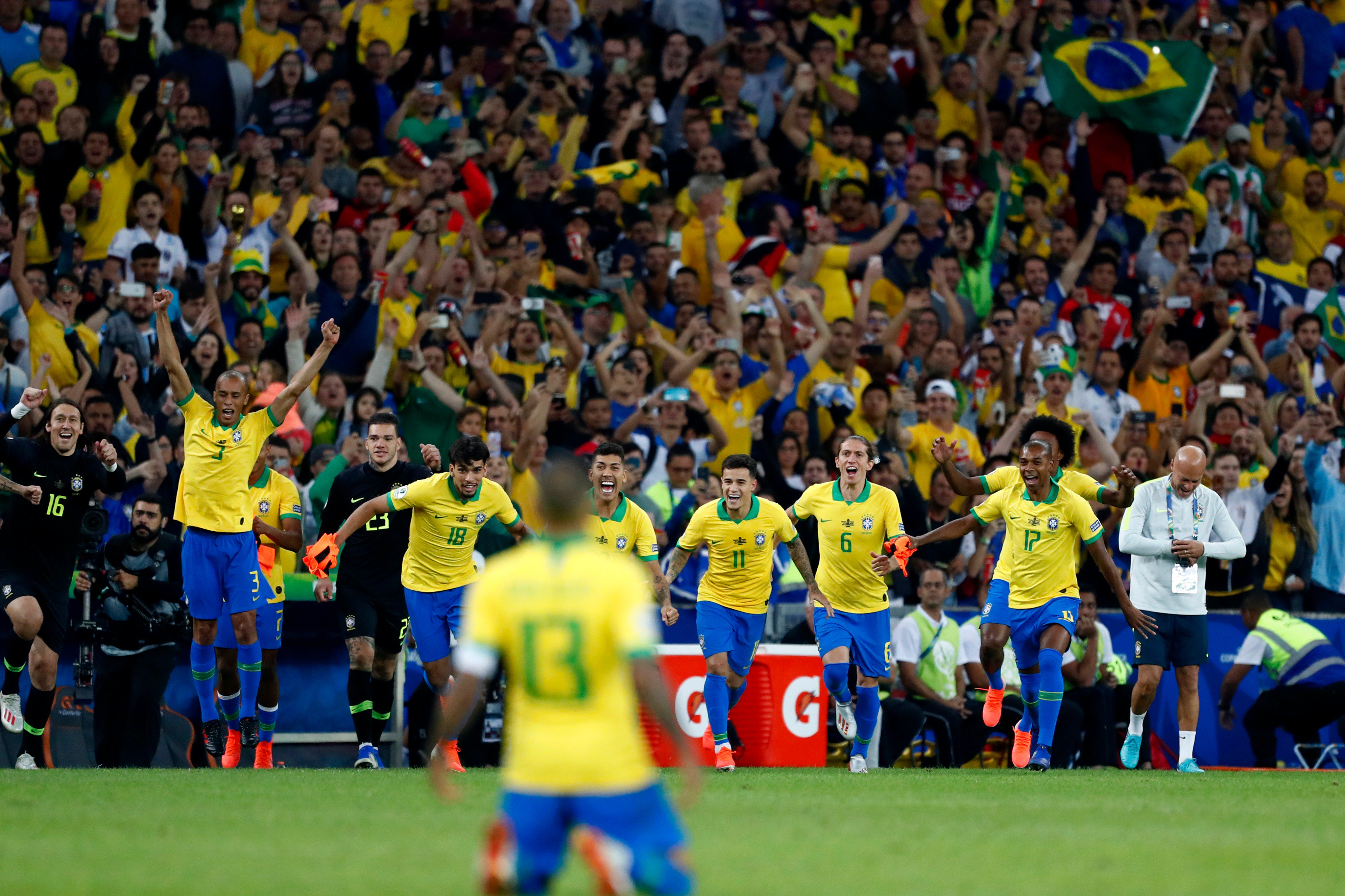 Сколько раз бразилия становилась. Финал Бразилия Перу Маракана. Бразилия 2019. Бразилия чемпион юэвчи. Copa America 2007.